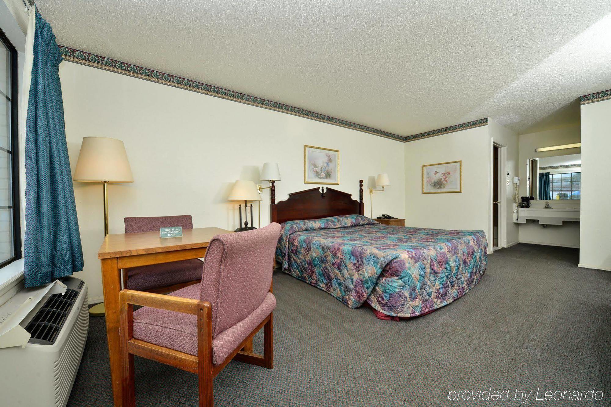 Americas Best Value Inn & Suites Russellville Exterior foto
